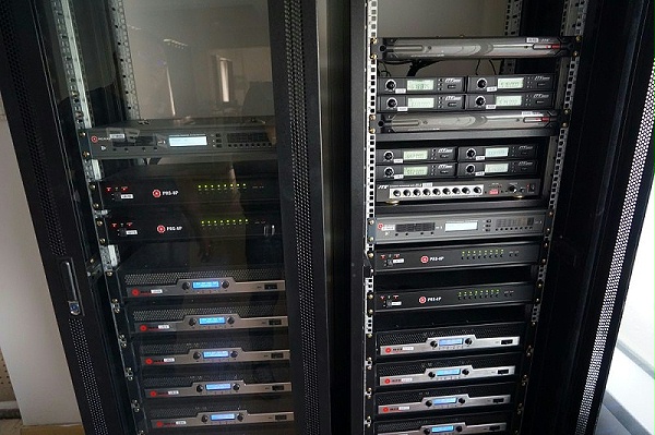 数字功放和模拟功放有什么区别，音质哪个好