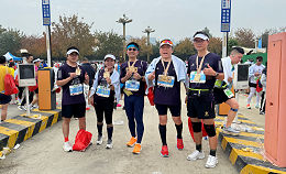 ZOBO卓邦董事长张新峰眉山半马首秀，顺利完赛展企业家风采