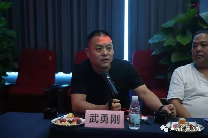 ZOBO董事长张新峰作为声光视讯行业联盟代表赴豫芒温暖灾区，传递爱心