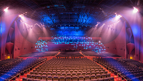 剧院的观众厅音响扩声系统，舞台音响系统，以及控制室监听系统